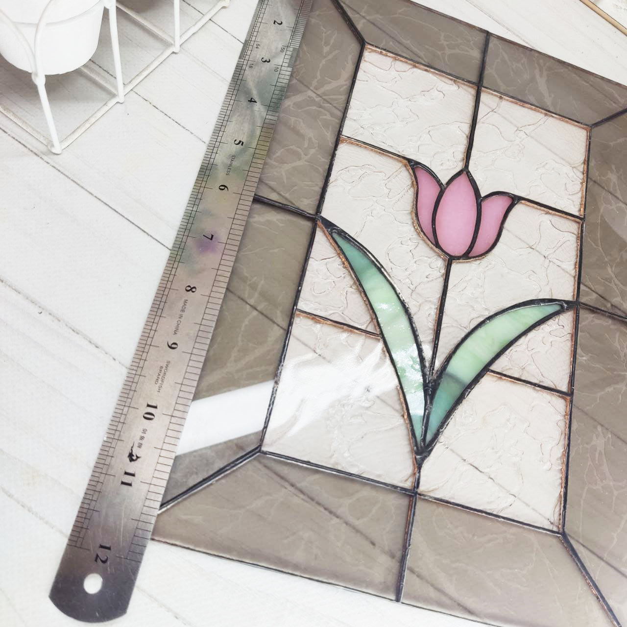 Charming Stained Glass Window – Classic Lily Design