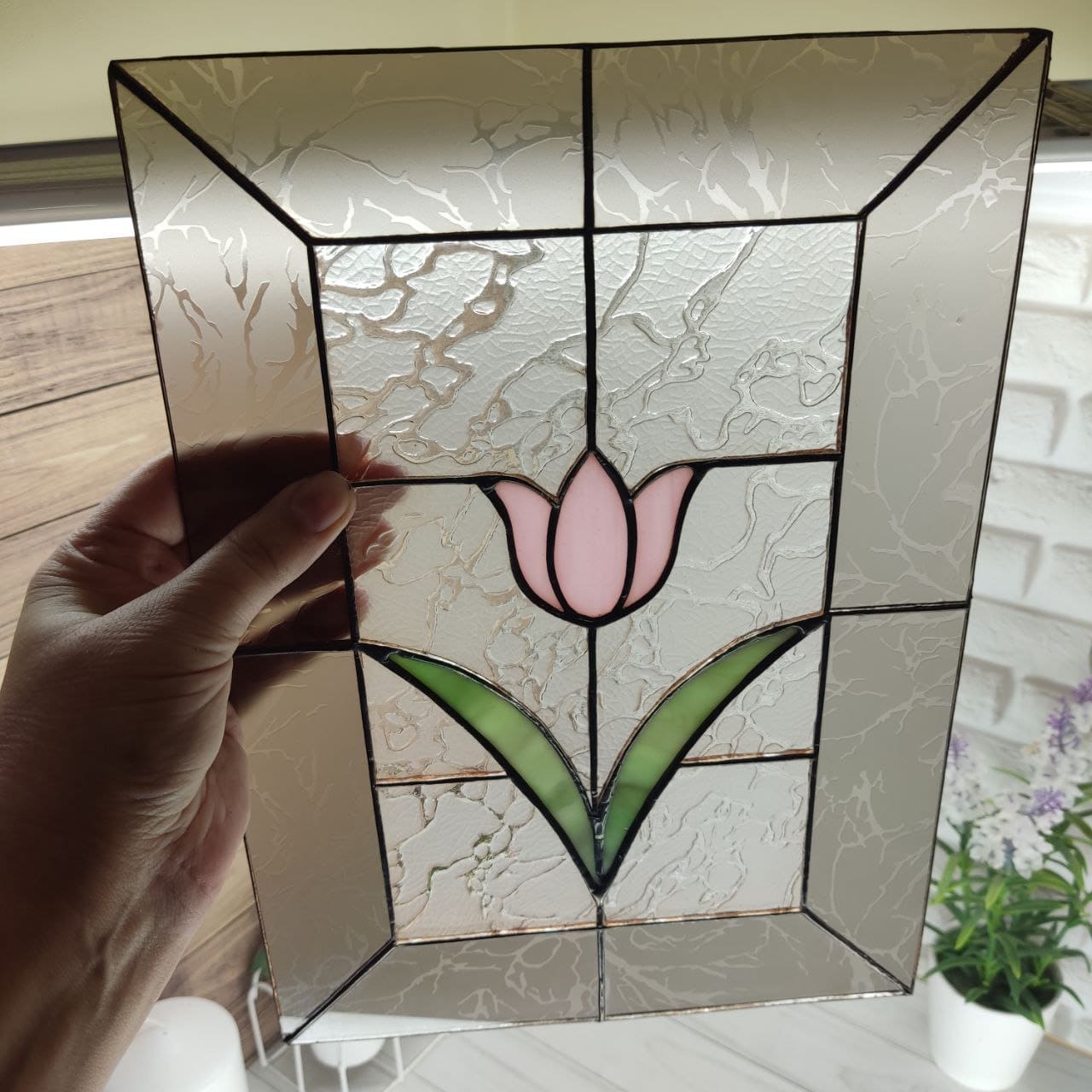 Charming Stained Glass Window – Classic Lily Design