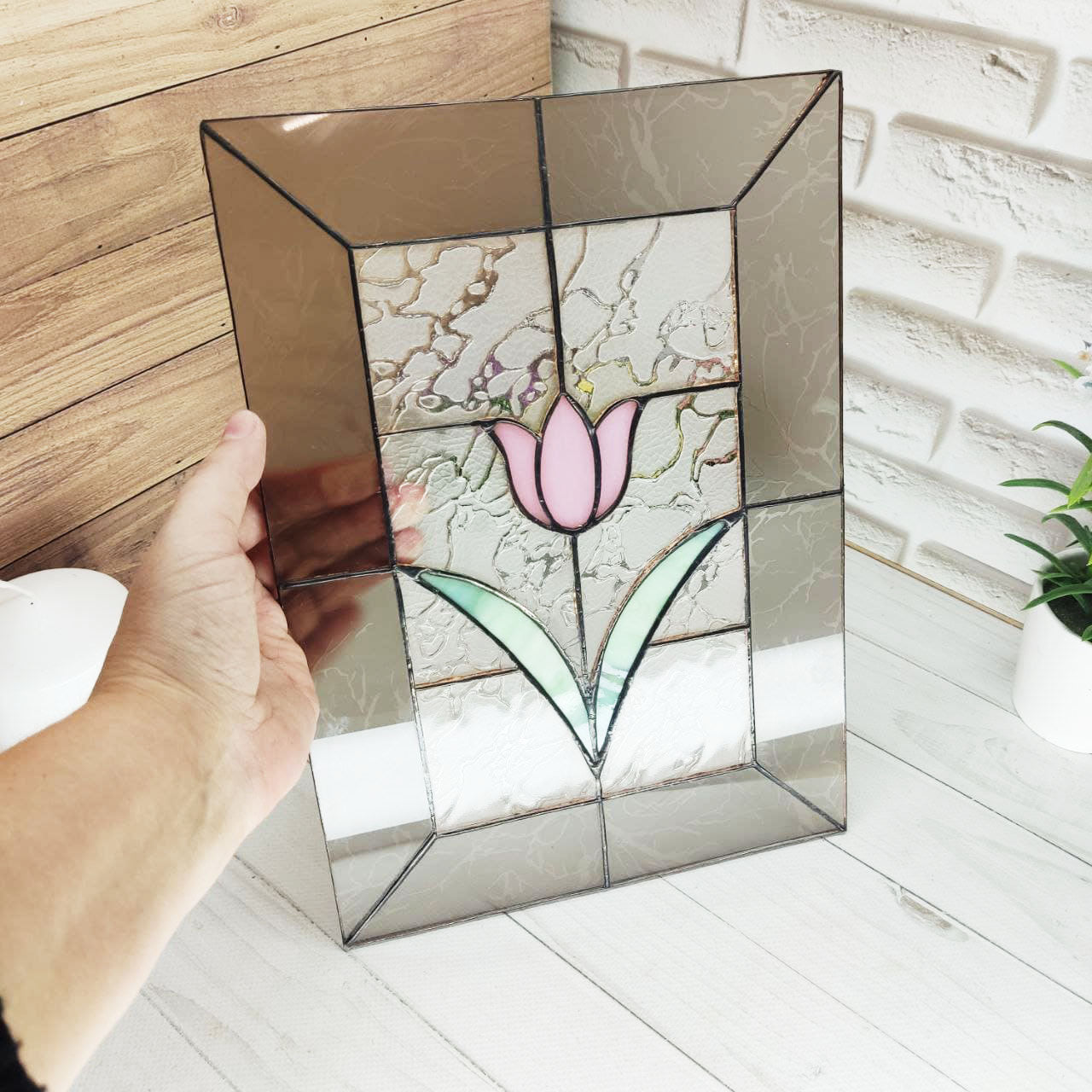 Charming Stained Glass Window – Classic Lily Design